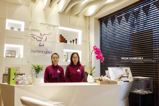 Hummingbird receptionists